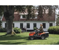 Husqvarna TC100i Akkumulátoros fűgyűjtős fűnyíró traktor